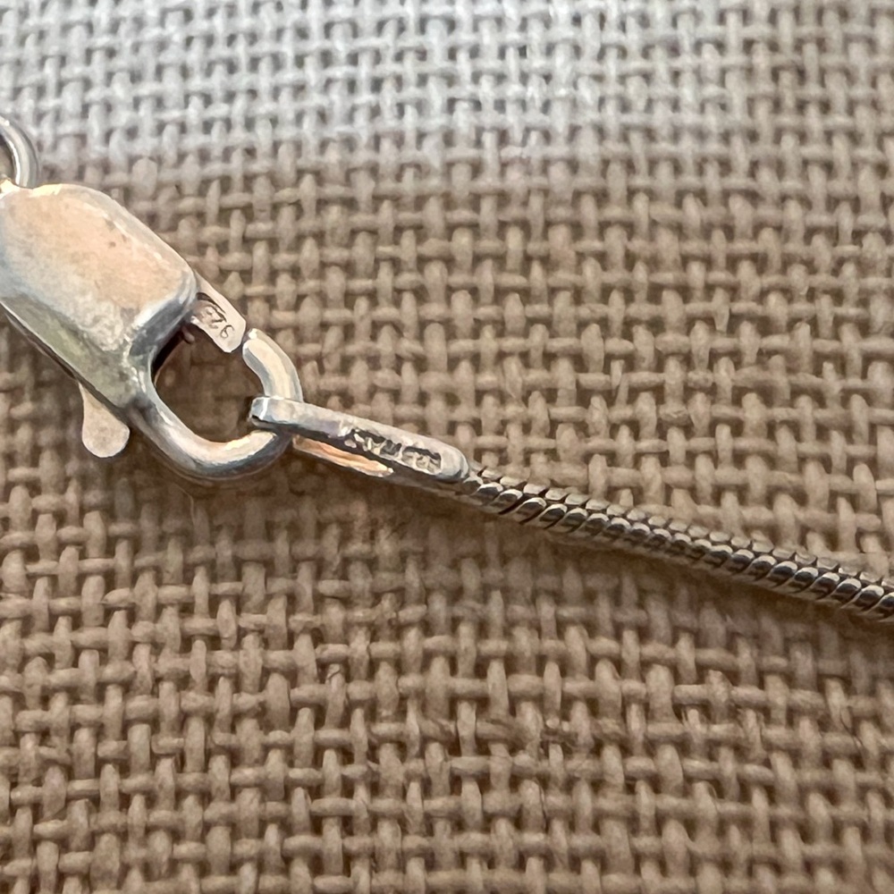 Italy 925 Sterling Silver Thin Snake Chain 18 Inch Necklace - Picture 8 of 9